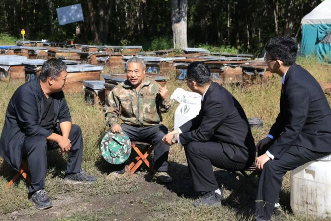 巧解“偷蜜”纠纷 平衡生态保护 